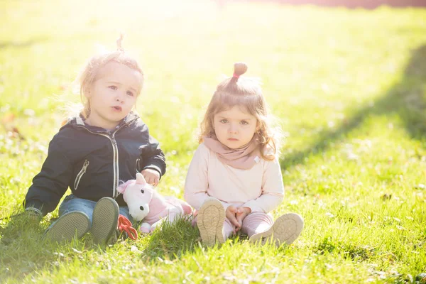 Kinderen, vrienden, vriendschap — Stockfoto