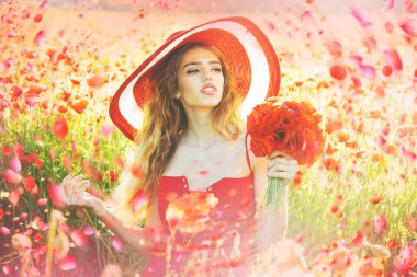 Seksi kız, Sümer çiçekler. Bahar çiçekleri.