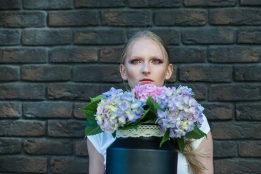 Bayan gün 8 Mart, Bahar