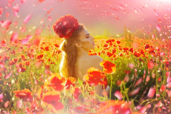 セクシーな女の子, シュメールの花。春の花. — ストック写真