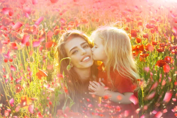 Bahar zamanı. SUNY bahar günü. Anneler günü