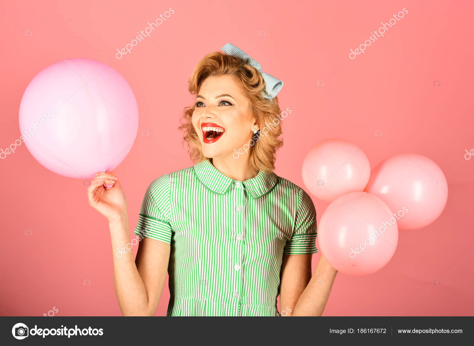 Femme Retro Avec Ballons De Fete Celebration Photographie Tverdohlib Com C Femme Retro Avec Ballons De Fete Celebration Photographie Tverdohlib Com C