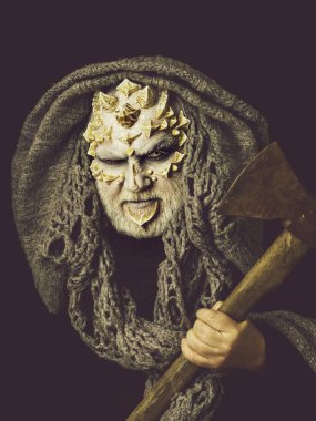 Yabancı ya da kötü yaratık dragon cilt ve sakal