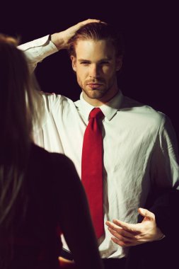 adam, zarif adam sarışın kadın, çift aşık ile