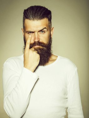 Sakallı adam hareketi ile