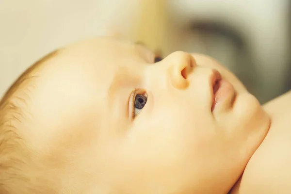 Piccolo neonato bambino — Foto Stock