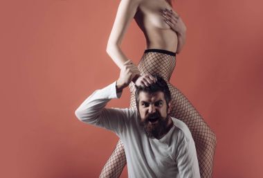 Yüz uğrar kadın caprice çığlıklar kılıbık.