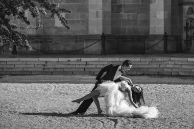 seksi çift güneşli dans düğün açık