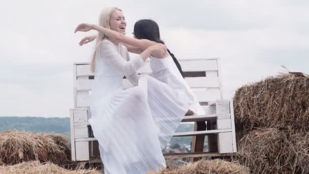 Lesbisch Koppel Samen Buiten Concept Lgbt Lesbisch Paar Momenten Geluk — Stockvideo