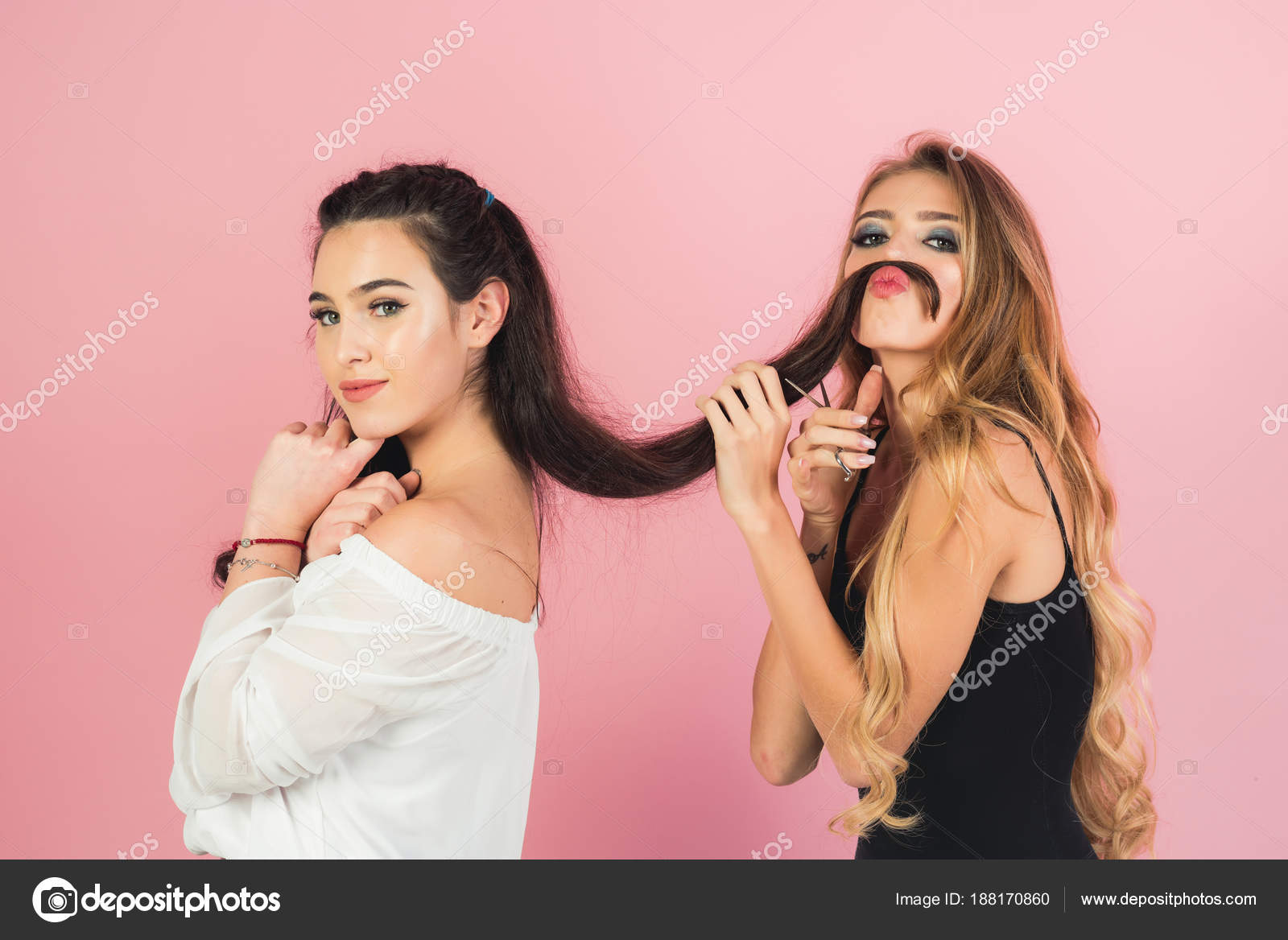 Deux femmes amoureuses ciseaux [PUNIQRANDLINE-(au-dating-names.txt) 38