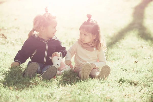 Enfants, amis, amitié — Photo