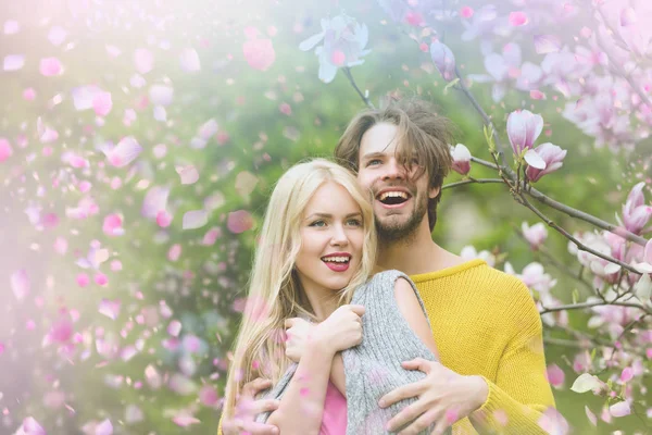 Couple Amuser Dans Ensoleillé Jour Printemps — Photo