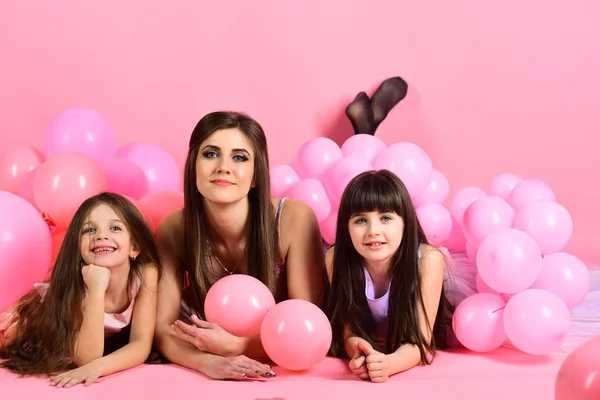 Cumpleaños, felicidad, infancia . — Foto de Stock