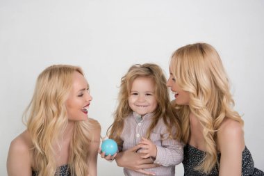 Aşk, mutluluk, ebeveynlik.