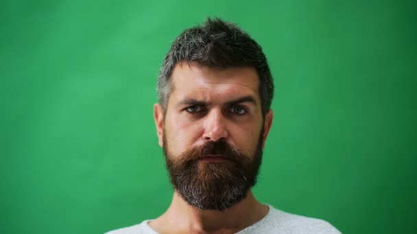 Erkek Yüz Duygular Farklı Ifadelerle Sakallı Adam Genç Adamın Portre — Stok video