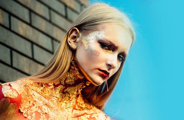 소녀 좀비 메이크업, 얼굴, 피 묻은 입에 — 스톡 사진