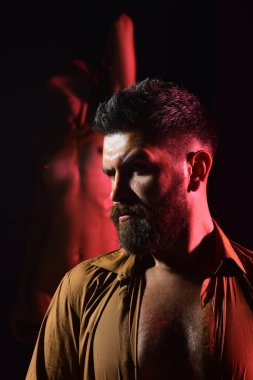 Seksi vücut aşık çift, sakin ol. kaç aşk ve romantizm içinde