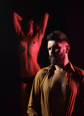 Seksi vücut aşık çift, sakin ol.