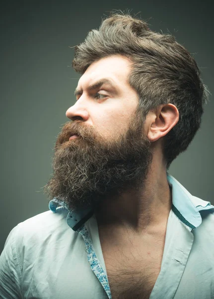 Conceito Barbearia Cabeleireiro Homem Com Barba Longa Bigode Cabelo Elegante — Fotografia de Stock