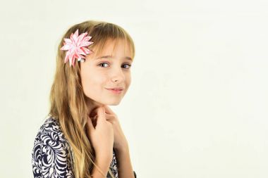 Manken, güzellik, bak. beyaz izole mutlu küçük kız moda model