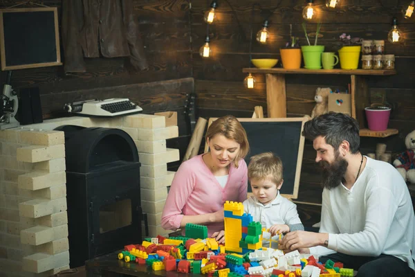 Familia Pasa Tiempo Juntos Sala Juegos Niño Con Los Padres —  Fotos de Stock