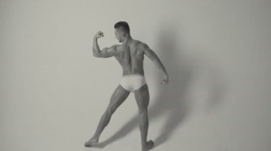 Atletik beyaz vücut geliştiricisi. Güzel adam vücut. Adale adam gövde. Erkek vücut uygun. Fitness Eğitmeni. Vücut geliştiricisi. Güreşçi. Güçlü bir adam.