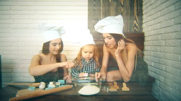 Couple Lesbien Cuisine Avec Leur Enfant Adopté Sœurs Cuisinant Avec — Video