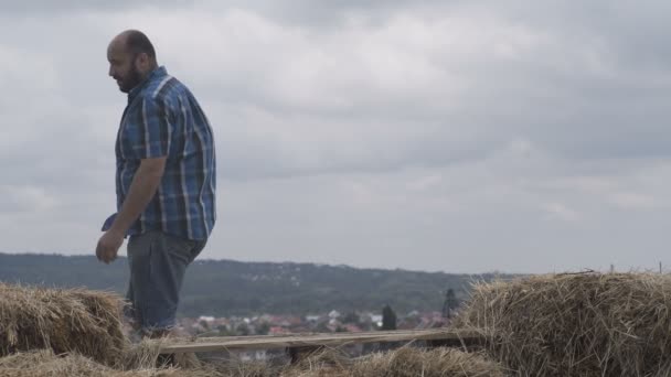 Herfst Landschap Van Boerderij Dorp Bergen Hooi Boerderij Boer Boerderij — Stockvideo