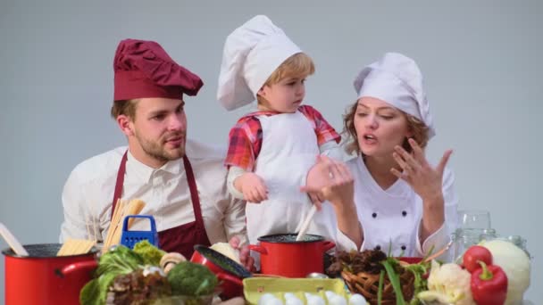 Familj Matlagning Kök Mat Fogetherness Koncept Familj Matlagning Måltid Köket — Stockvideo