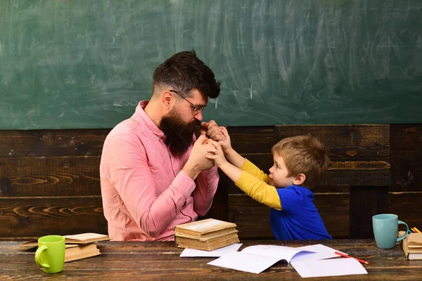 Successful student makes his studies priority. Teachers not only love their subject. Mentor needs to have love for how he works. Education activities in classroom at school. — Stock Photo, Image