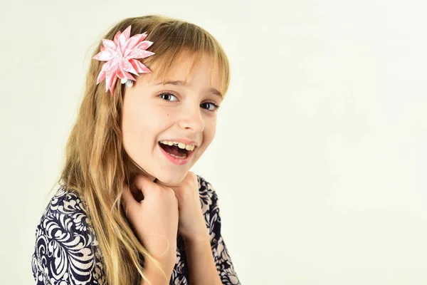 Ragazza Elegante Con Bel Viso Isolato Sfondo Bianco Ragazza Elegante — Foto Stock