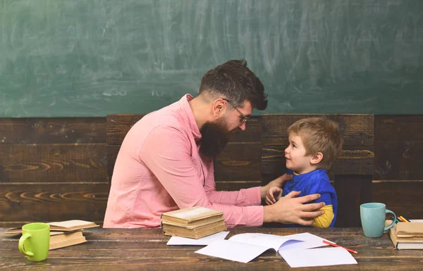 Male Teacher Explaining Something Boy Side View Bearded Man Glasses — Stock Photo, Image