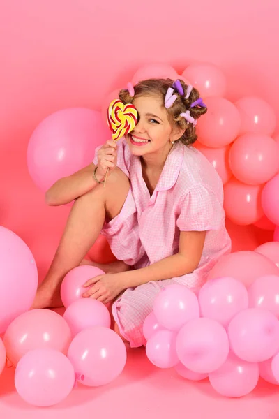 Menina Com Chupa Chupa Doce Infância Felicidade Sonhos Doces Balões — Fotografia de Stock