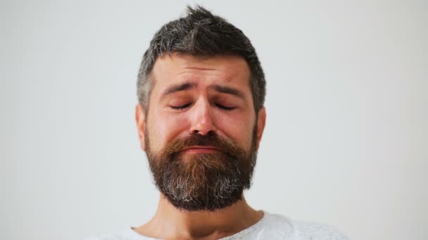 Мужские Эмоции Лица Бородатый Человек Разными Выражениями Портреты Молодого Человека — стоковое видео