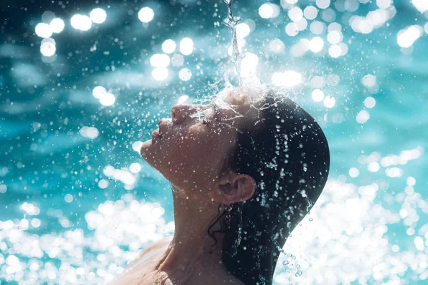 Terapia Spa Salón Belleza Spa Relax Mujer Bajo Agua —  Fotos de Stock