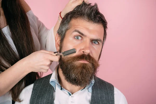 Paar Macht Haarschnitt Liebesbeziehungen Verliebtes Paar Beim Friseur — Stockfoto