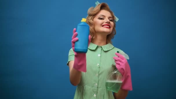 Pin Mulher Com Equipamento Limpeza Conceito Limpeza Com Suprimentos Conceito — Vídeo de Stock