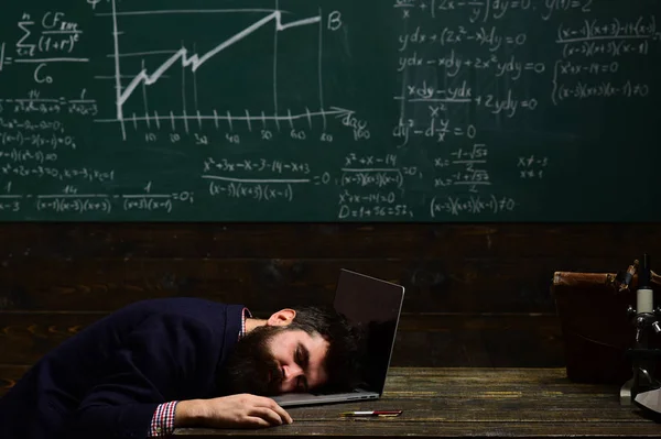 Estudiante Que Estudia Cursos Línea Con Computadora Tutora Madura Instituto —  Fotos de Stock