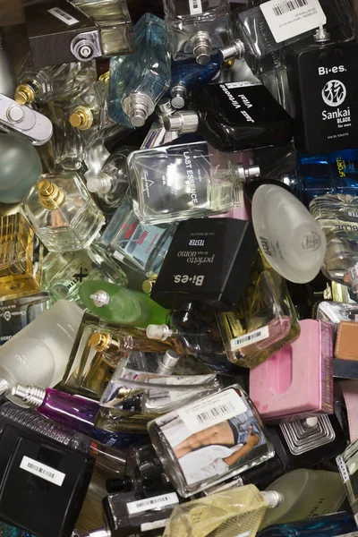 キエフ ウクライナ 2014 ファッション 美容のコンセプト ケルンのブランド 美容室のコンセプトです 香りは デオドラント 香水の香り — ストック写真
