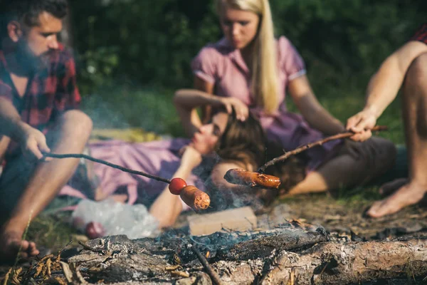 Ночь Кемпинге Летом Пикник Лесу Приготовление Пищи Открытом Воздухе Две — стоковое фото