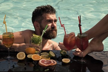 İçecek, gıda ve rahatla.