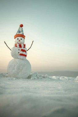 Kardan adam Kışın açık.