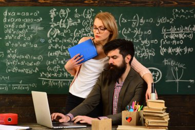 Bazı öğrenciler en iyi dinleme, eğitim Üniversitesi öğrenme ve insanlar kavramı, tarafından öğrenmek öğretmen olduğunu sıcak erişilebilir hevesli ve bakım, öğrencilerin hemen hemen her konuda ders almak,