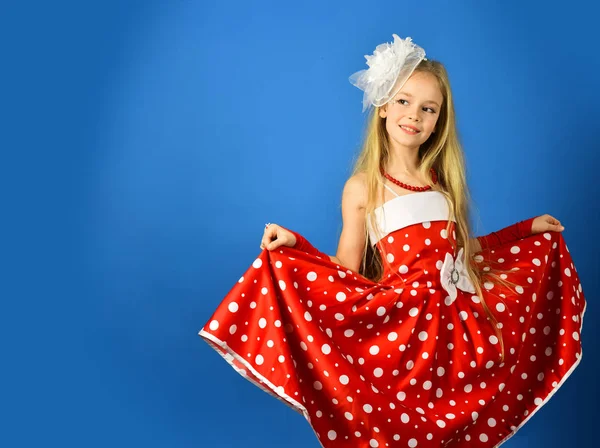 Hairdresser and barbershop. hairdresser, long hair of little girl — Stock Photo, Image