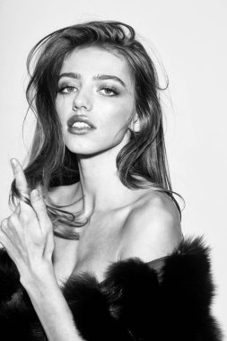 çok seksi kadın veya kürk uzun saçlı kız