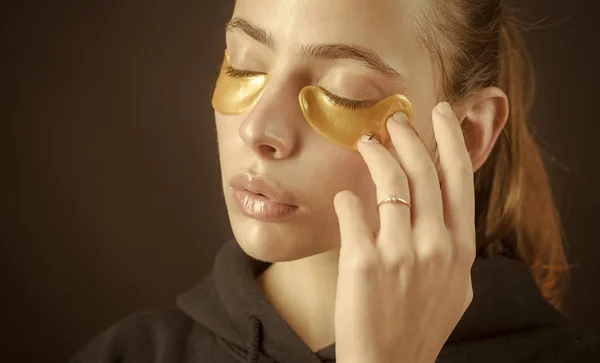 Güzellik ve yenileme, kolajen maske — Stok fotoğraf