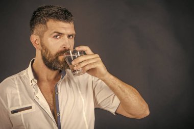 Hipster temiz sağlıklı su, serinletici içecek.
