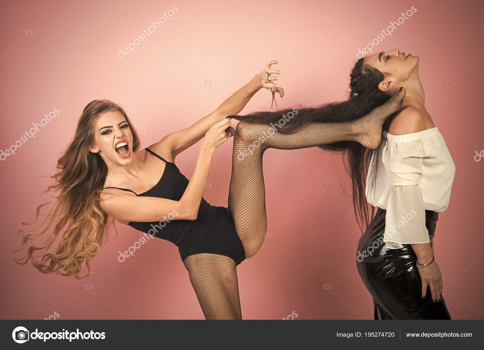 Twee lesbiennes schaar
