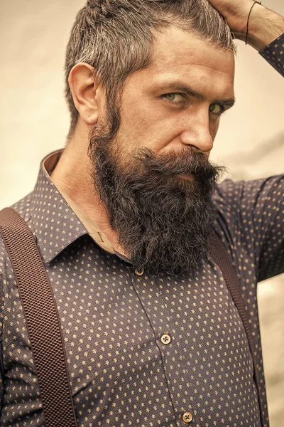 Homem bonito com barba — Fotografia de Stock