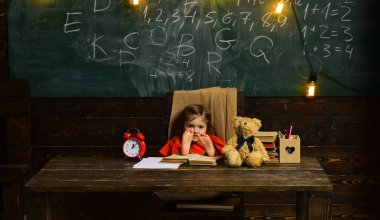 Sana özel ders birey kendini her durumda için adapte olmalıdır. öğretmen tarafından yardımcı eğitim etkinliği olan okul Oda, evlat. Çocukların düzenli olarak ödevlerini yapmak gerek.